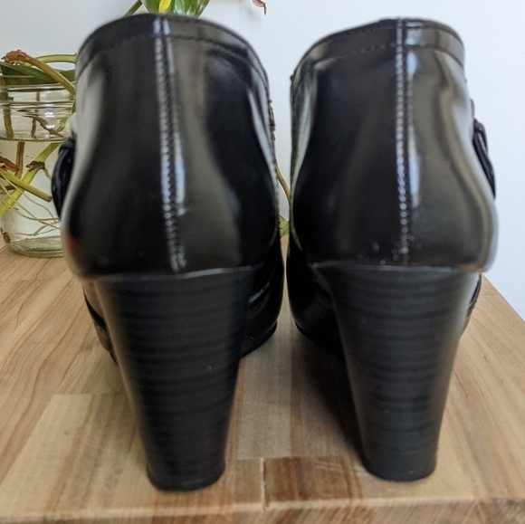 MOOTSIES Tootsies Black Wedge Booties with Buckles 8 - Picture 8 of 9